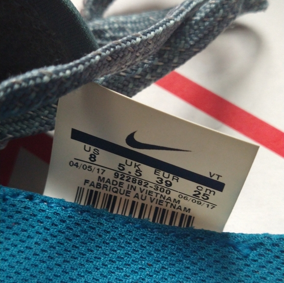 Nike - Picture 5 of 6